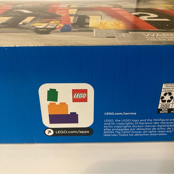 LEGO CITY: Fire Station with Fire Truck (60414) - Picture 9 of 14